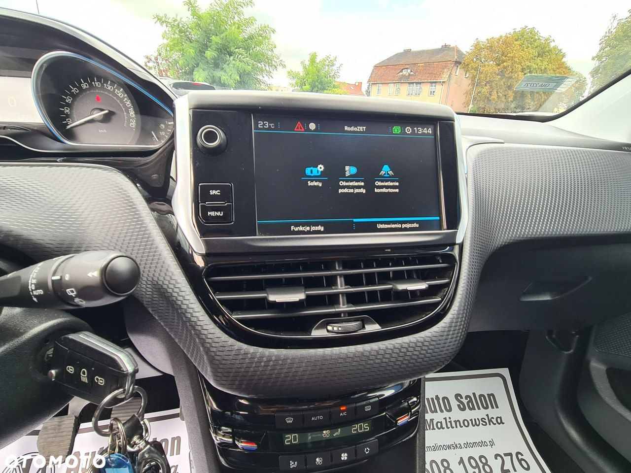 Peugeot 2008 1.2 Pure Tech Allure S&S - 16