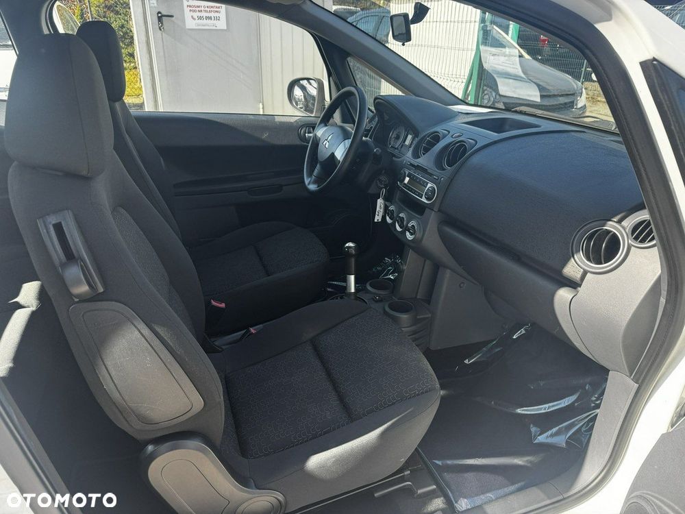Mitsubishi Colt - 12