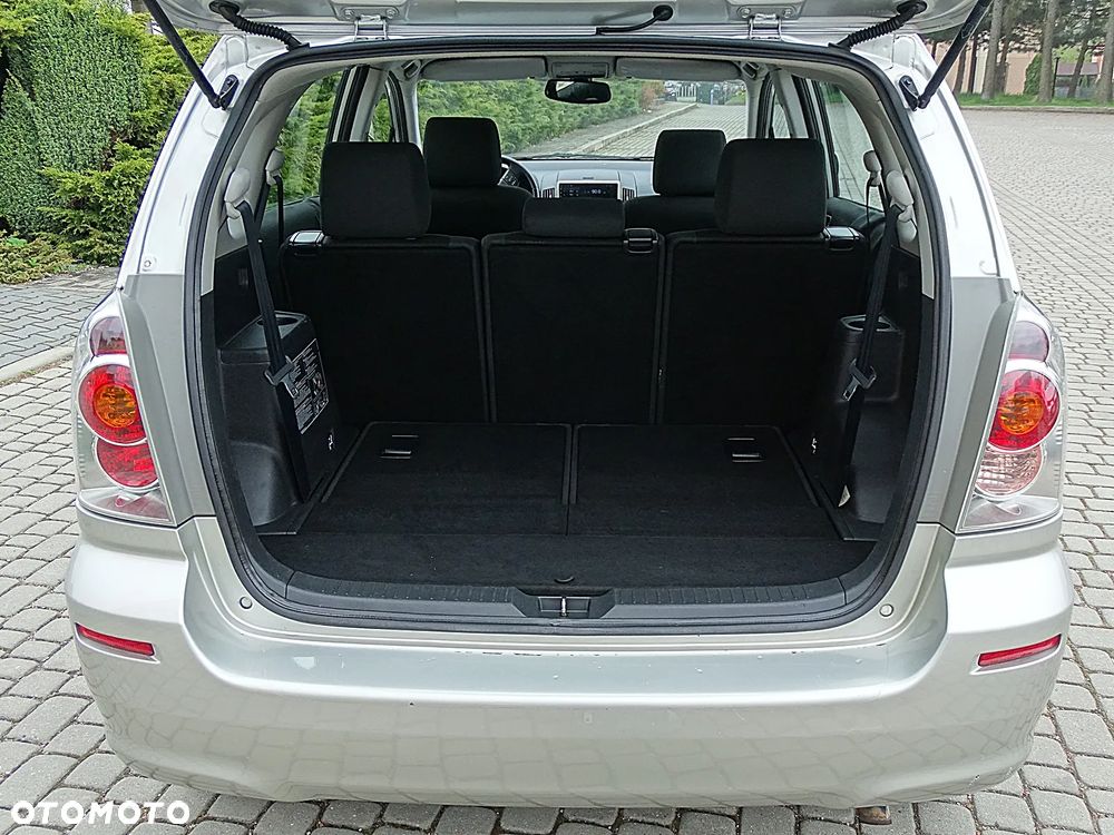 Toyota Corolla Verso 1.8 Prestige 7os - 25