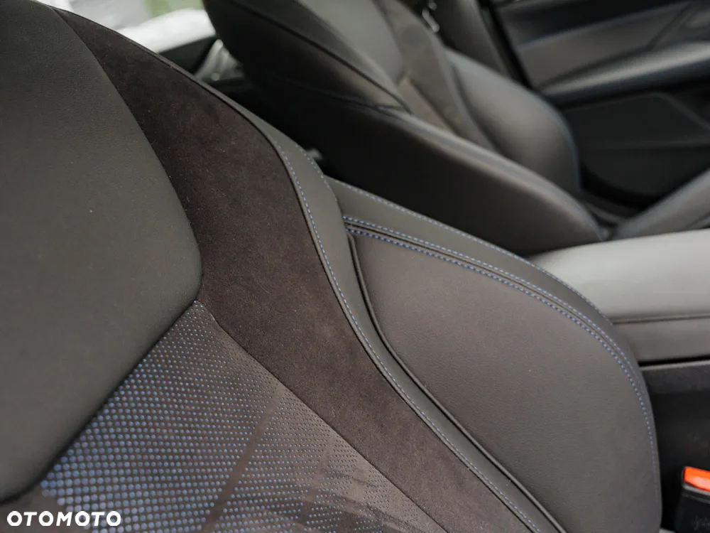 BMW i4 - 12