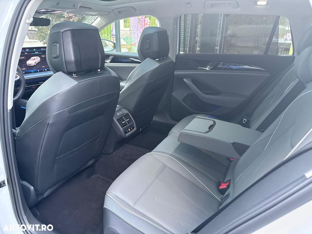 Volkswagen Passat 2.0 TDI SCR DSG Elegance - 5