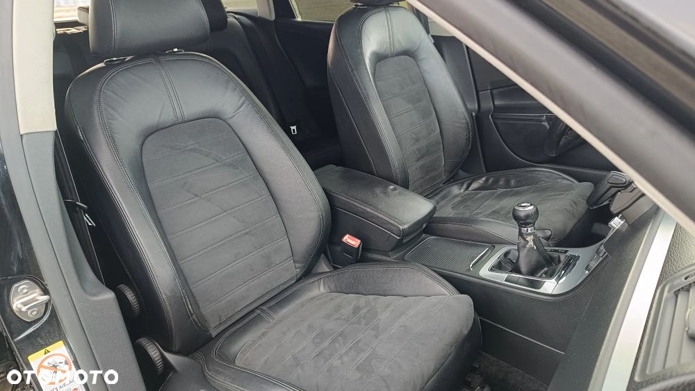 Volkswagen Passat 2.0 TDI Highline - 29