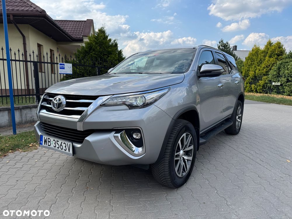Toyota Fortuner - 1