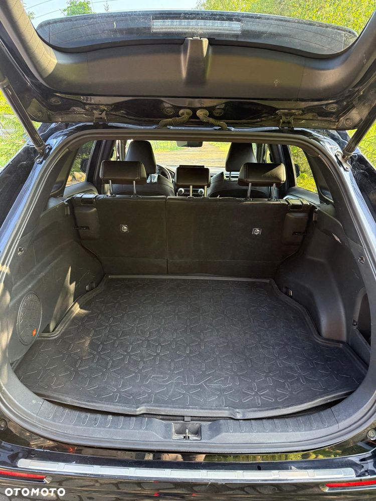 Toyota RAV4 2.5 Hybrid Black Edition by JBL 4x4 - 8