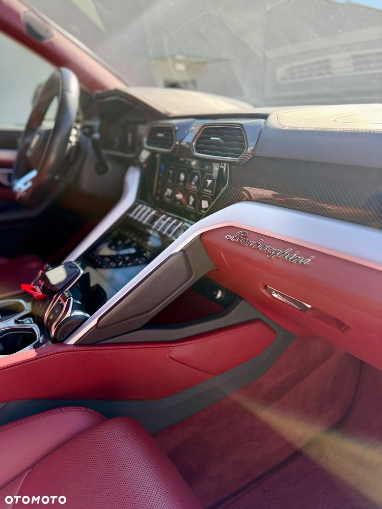 Lamborghini Urus Standard - 30