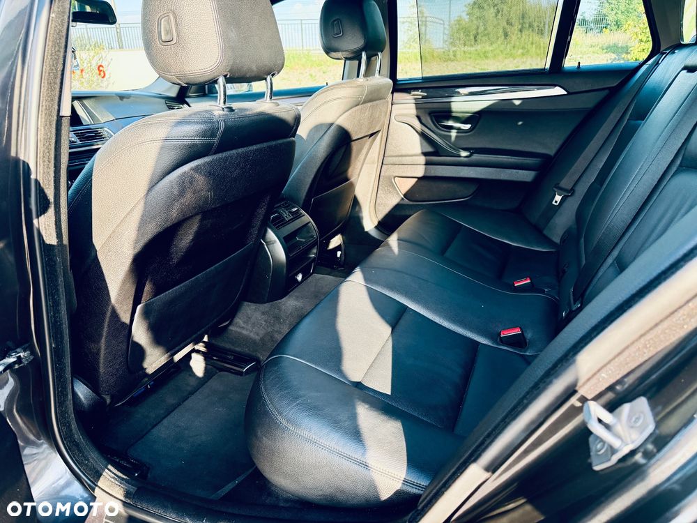 BMW Seria 5 518d Luxury Line - 12