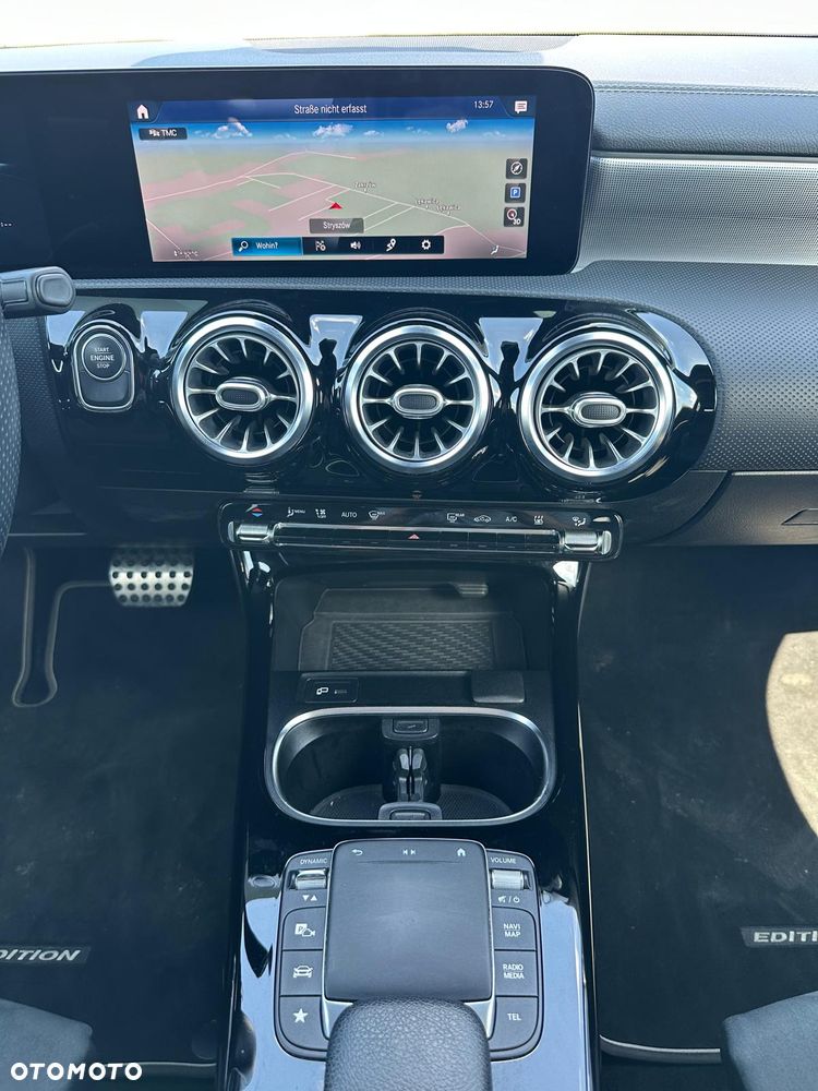 Mercedes-Benz CLA - 9