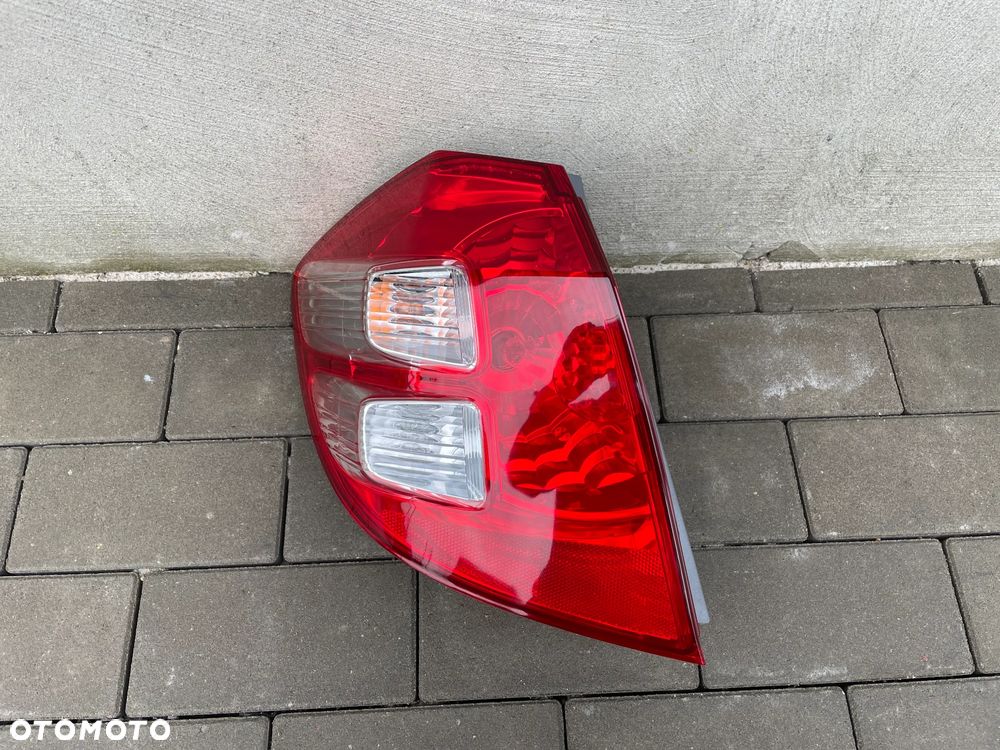 LAMPA TYLNA LEWA HONDA JAZZ  2007-2011 - NOWA - 1