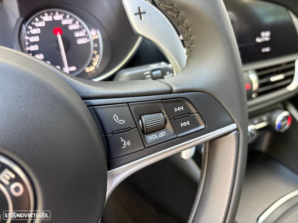 Alfa Romeo Giulia 2.2 D Super AT8 - 15