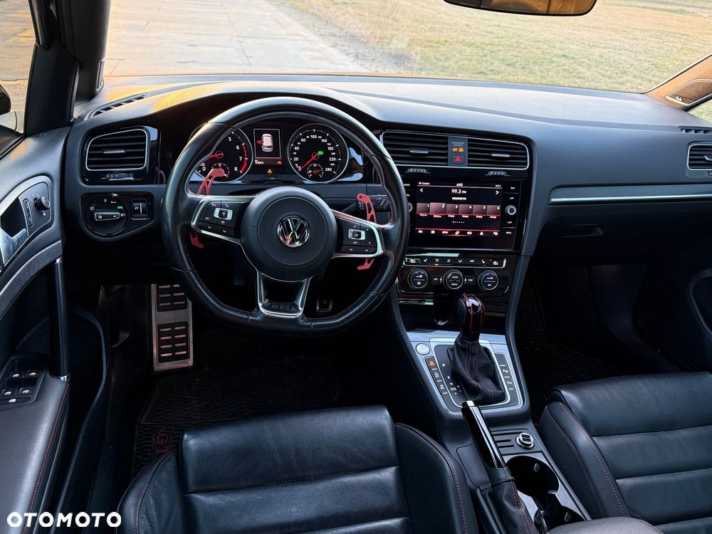 Volkswagen Golf 2.0 TSI OPF DSG GTI - 17