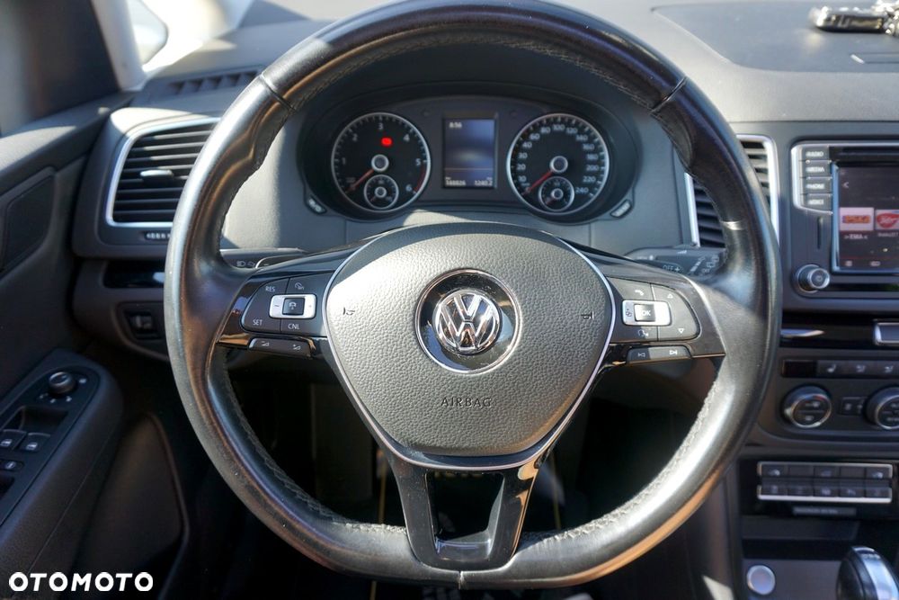 Volkswagen Sharan 2.0 TDI DSG BlueMotion Technology Highline - 25