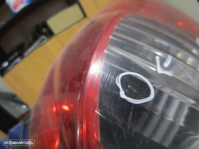 Farol Tras  8200474328A RENAULT SCENIC 2 PHASE 2 2007 1.5DCI 85CV 5P CINZA ESQ Original Hella Danificado - 5