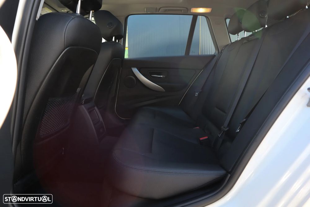 BMW 320 d Touring Aut. M Sport - 11