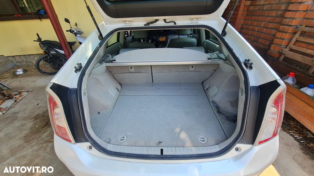 Toyota Prius - 13