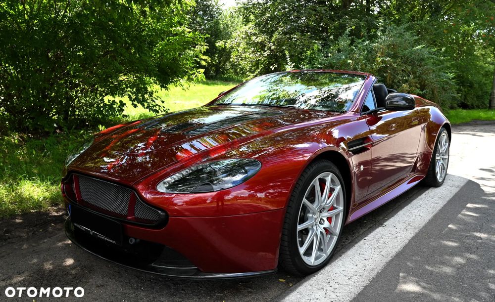 Aston Martin Vantage - 2