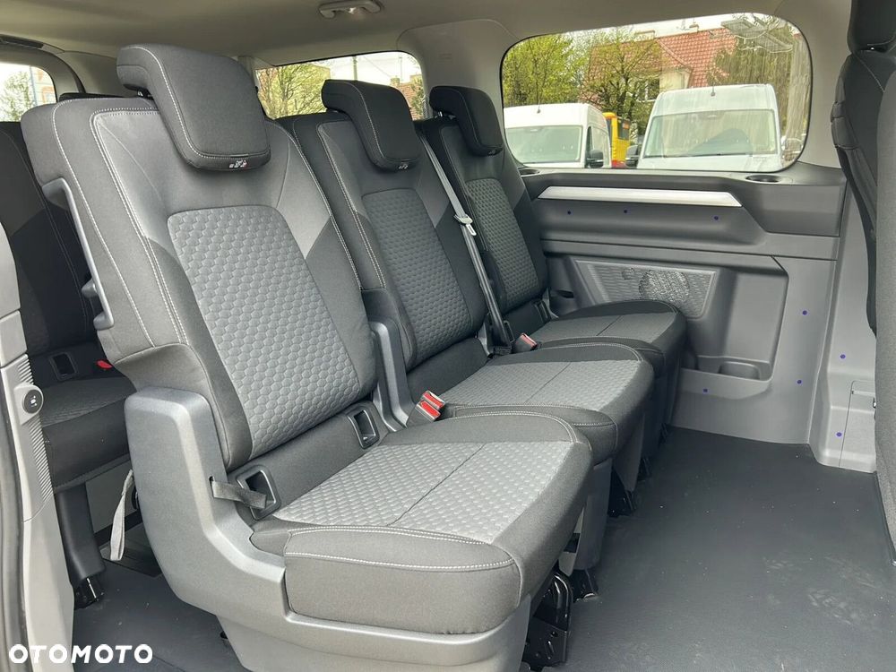Volkswagen Caravelle - 16