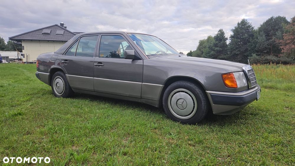 Mercedes-Benz W124 (1984-1993) - 1