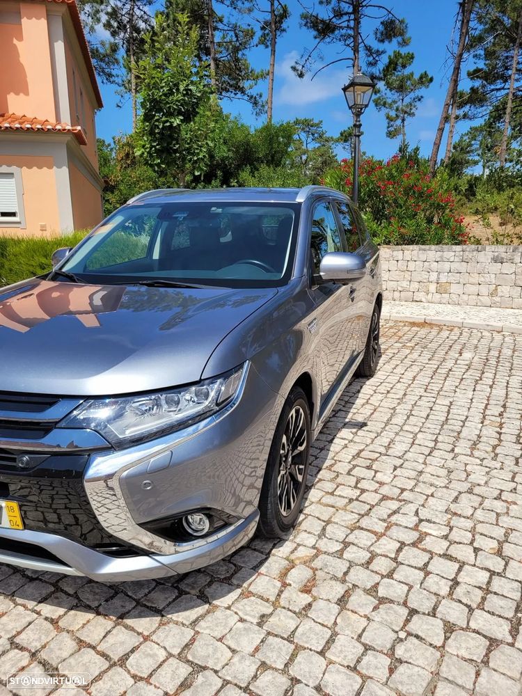 Mitsubishi Outlander 2.0 Instyle Navi - 3