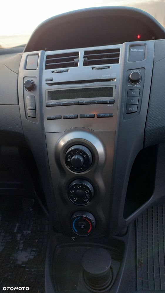 Toyota Yaris 1.4 D-4D Terra - 11