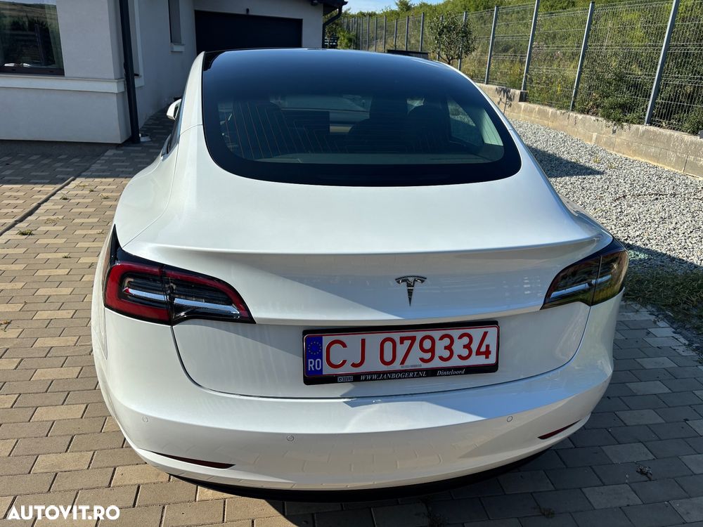 Tesla Model 3 - 5