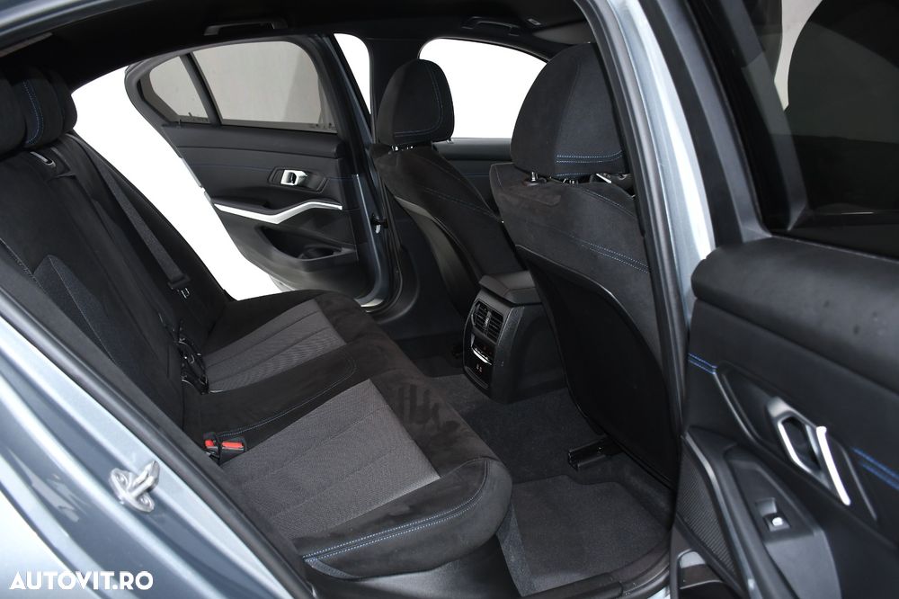 BMW Seria 3 320i xDrive AT - 34