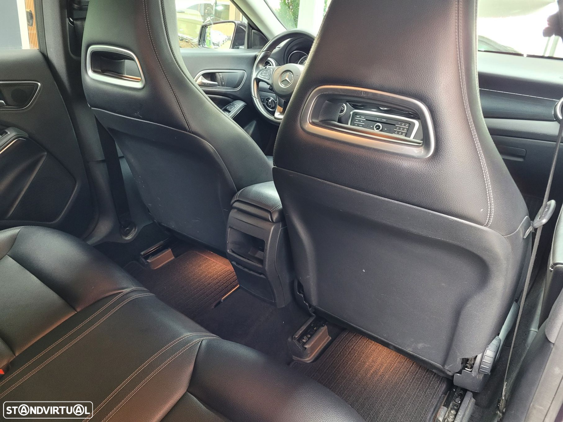 Mercedes-Benz CLA 200 d Shooting Brake Urban Aut. - 17
