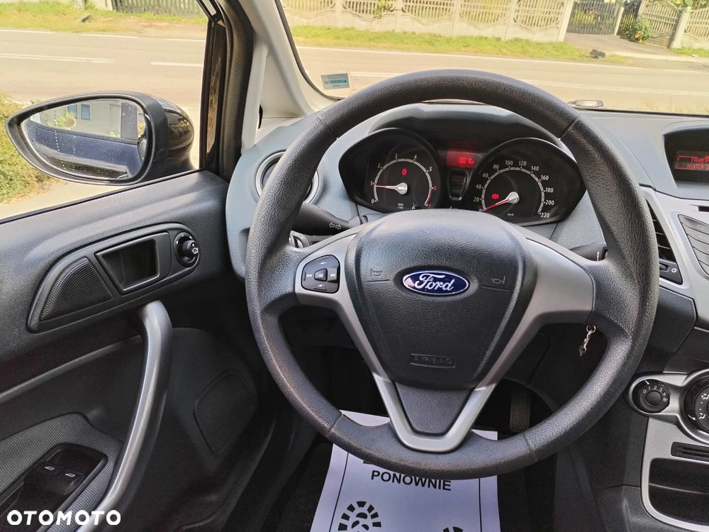 Ford Fiesta - 25