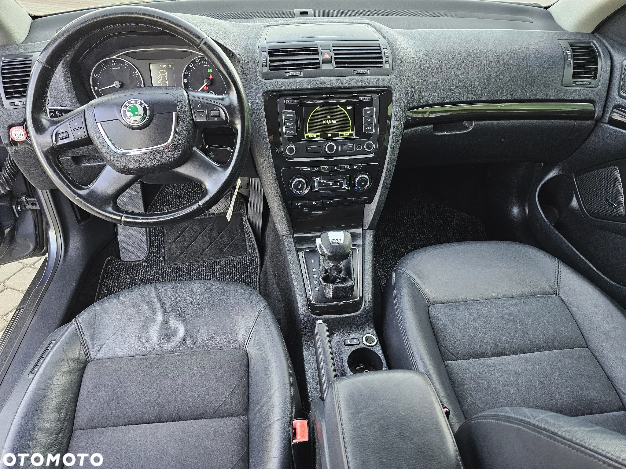 Skoda Octavia Combi 1.8 TSI DSG Laurin & Klement - 15