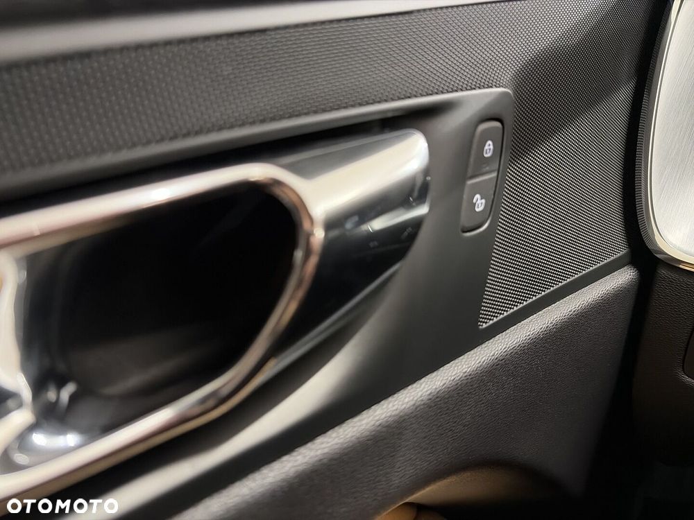Volvo XC 60 - 21