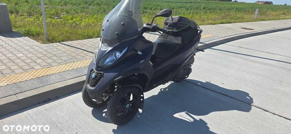 Piaggio MP-3 - 5