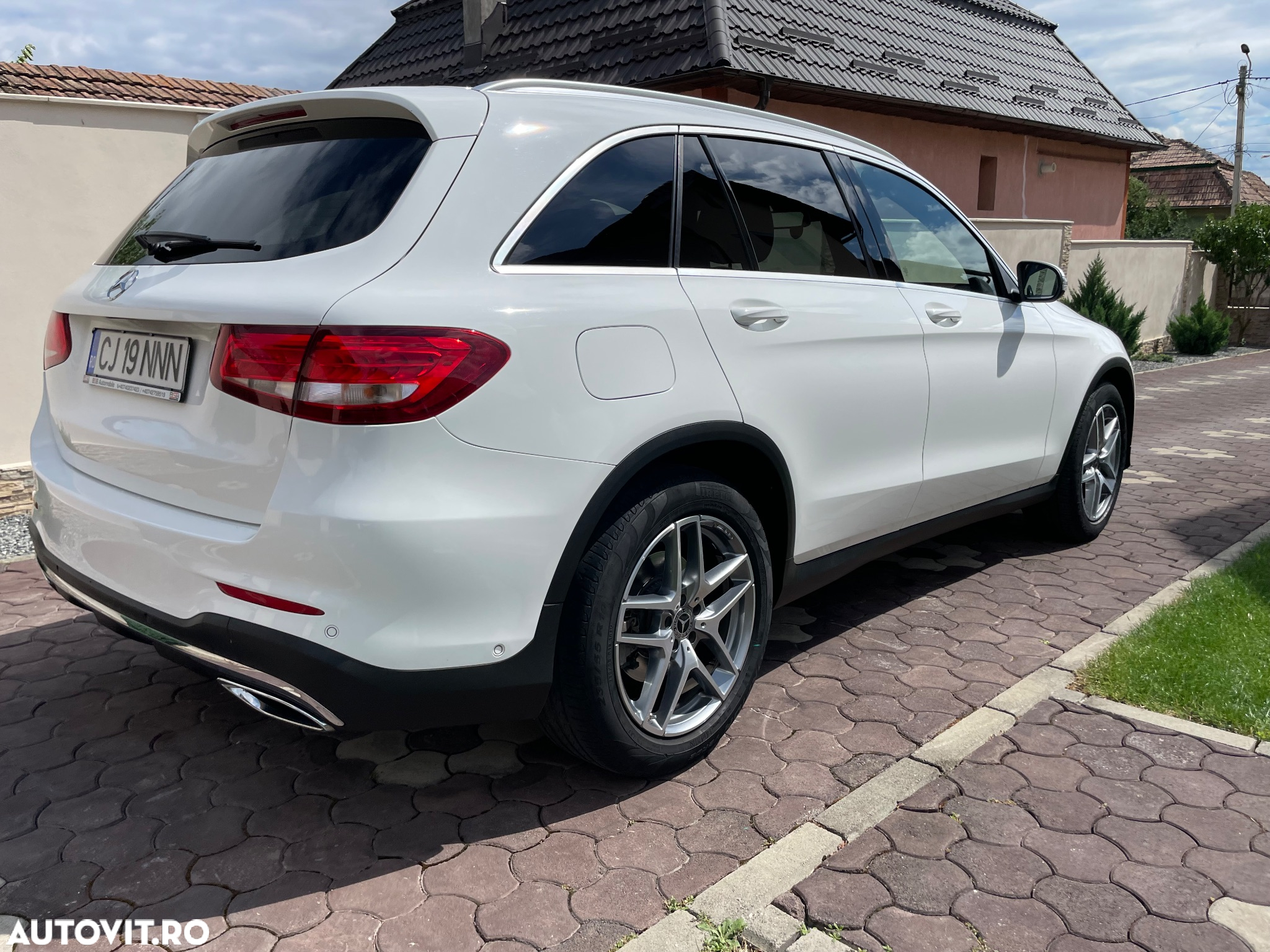 Mercedes-Benz GLC 220 d 4Matic 9G-TRONIC AMG Line - 6