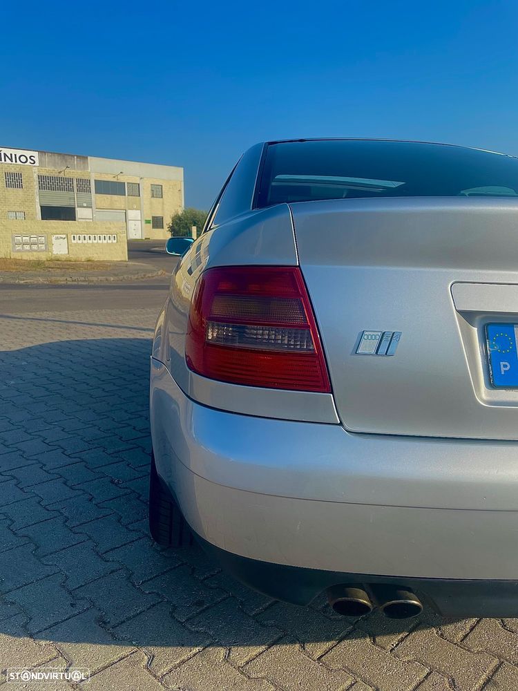 Audi A4 1.8 Turbo Sport - 5