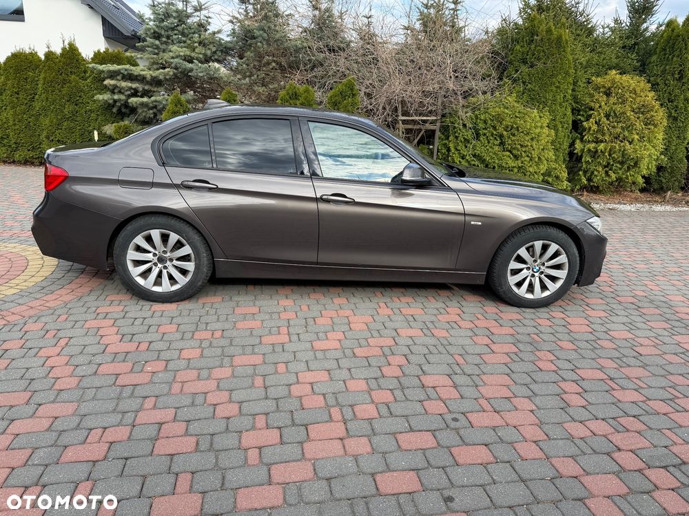 BMW Seria 3 320d Modern Line - 11