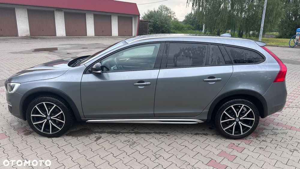 Volvo V60 Cross Country - 2