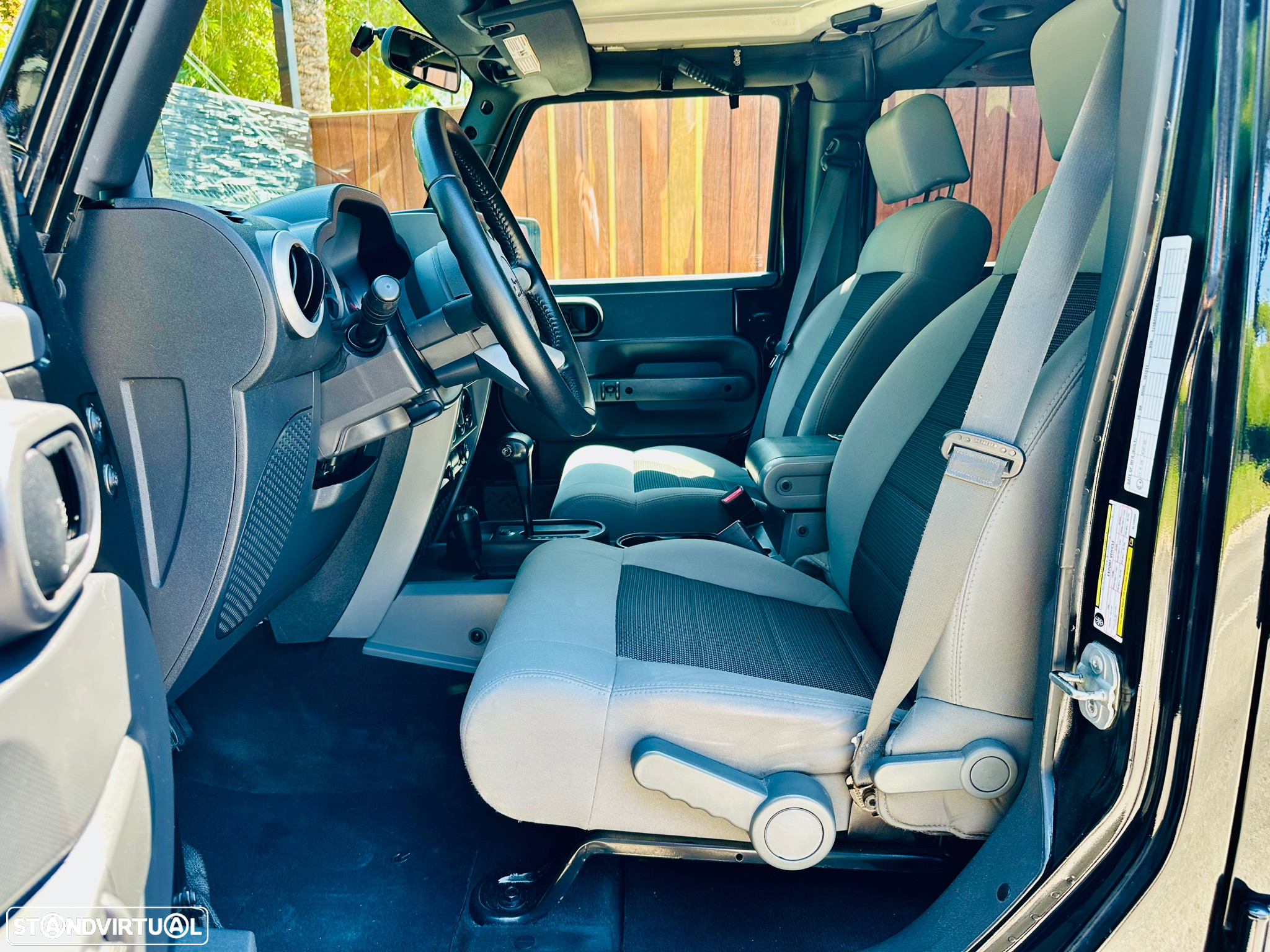 Jeep Wrangler 2.8 CRD ATX Sport - 19