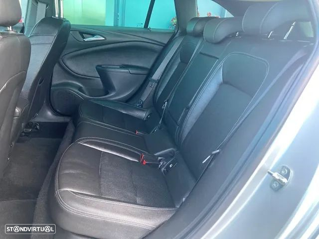 Opel Astra Sports Tourer - 28