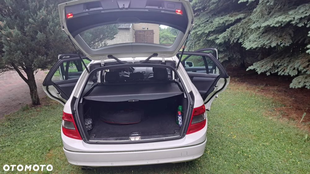 Mercedes-Benz Klasa C 180 BlueEFFICIENCY 7G-TRONIC Avantgarde - 7