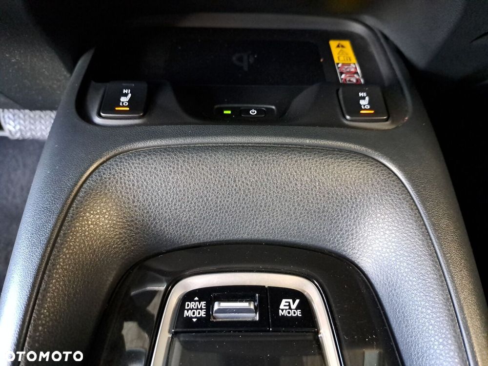 Toyota Corolla 1.8 Hybrid Comfort - 28