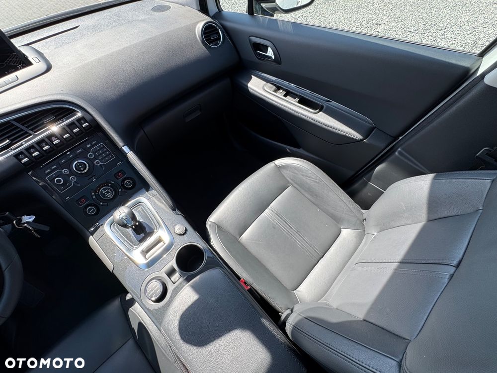Peugeot 3008 Hybrid4 - 33