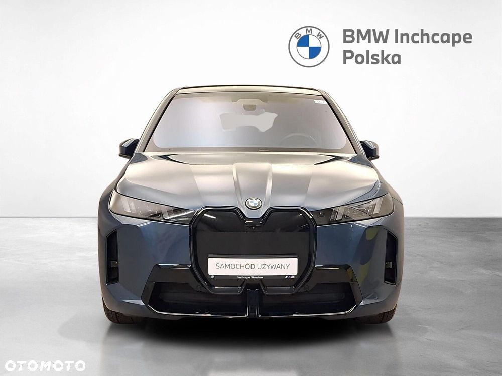 BMW iX - 12