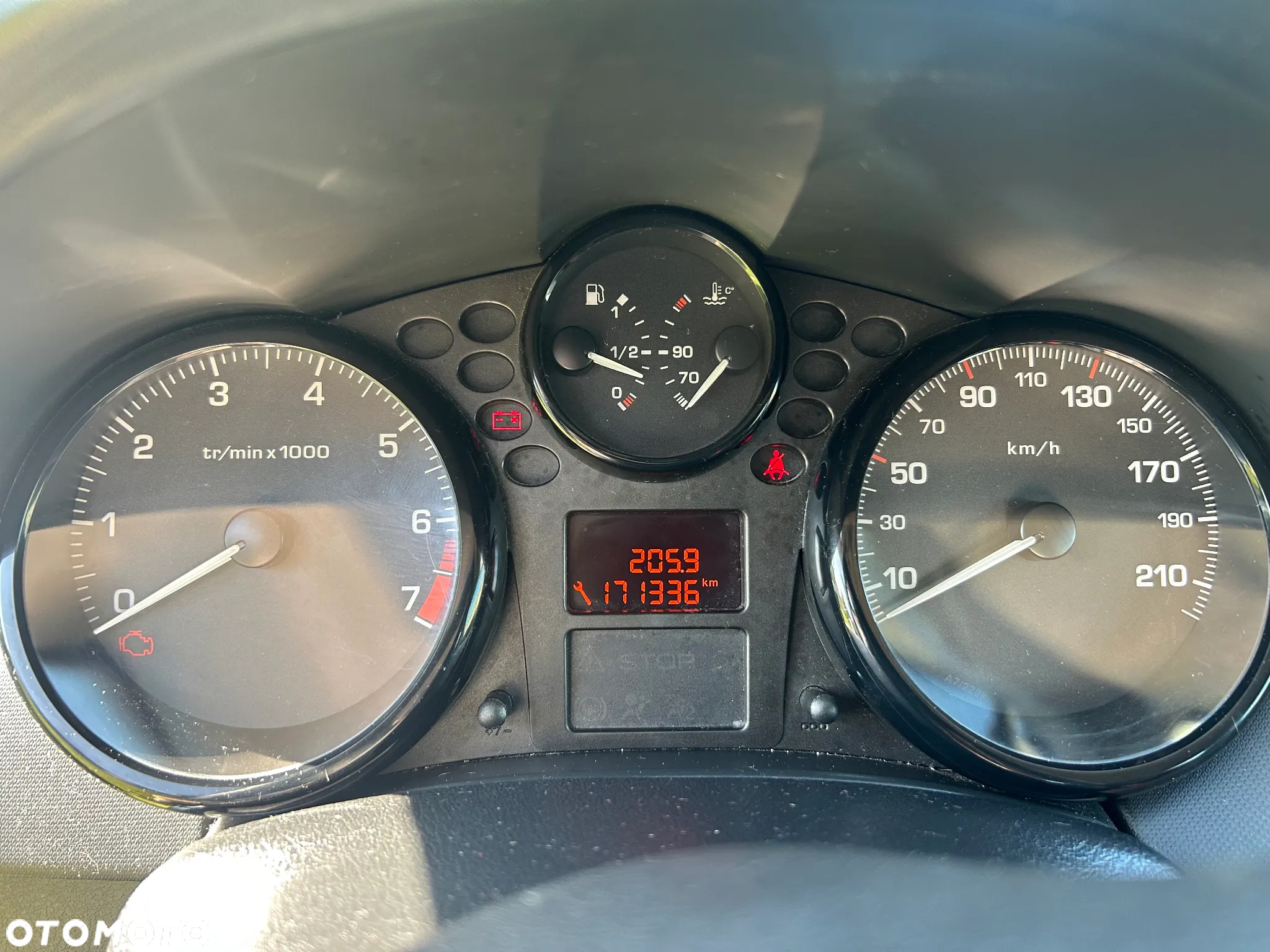 Peugeot 207 - 8