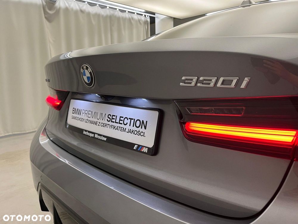 BMW Seria 3 330i xDrive M Sport - 35