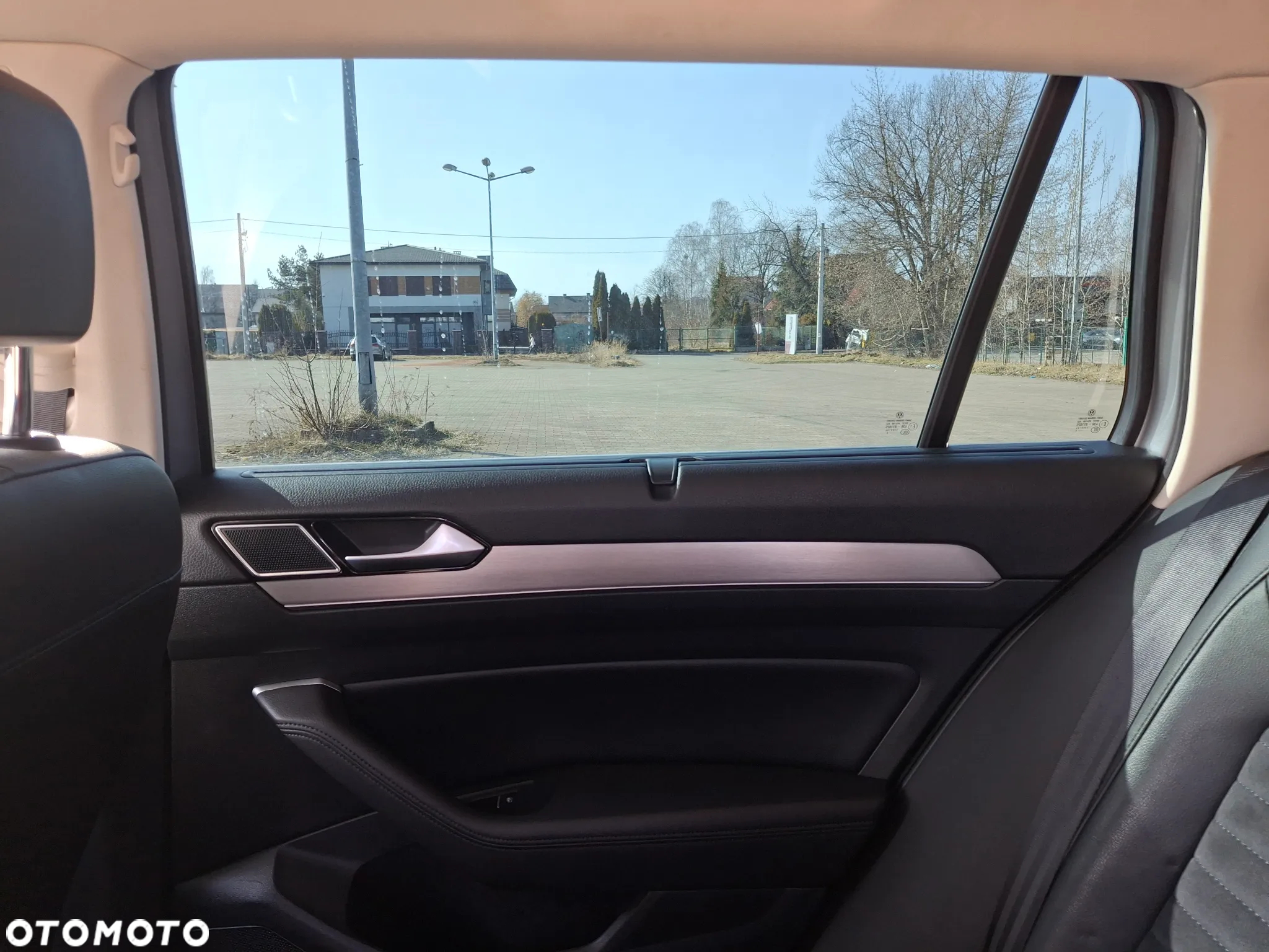 Volkswagen Passat 1.6 TDI BMT Comfortline - 24