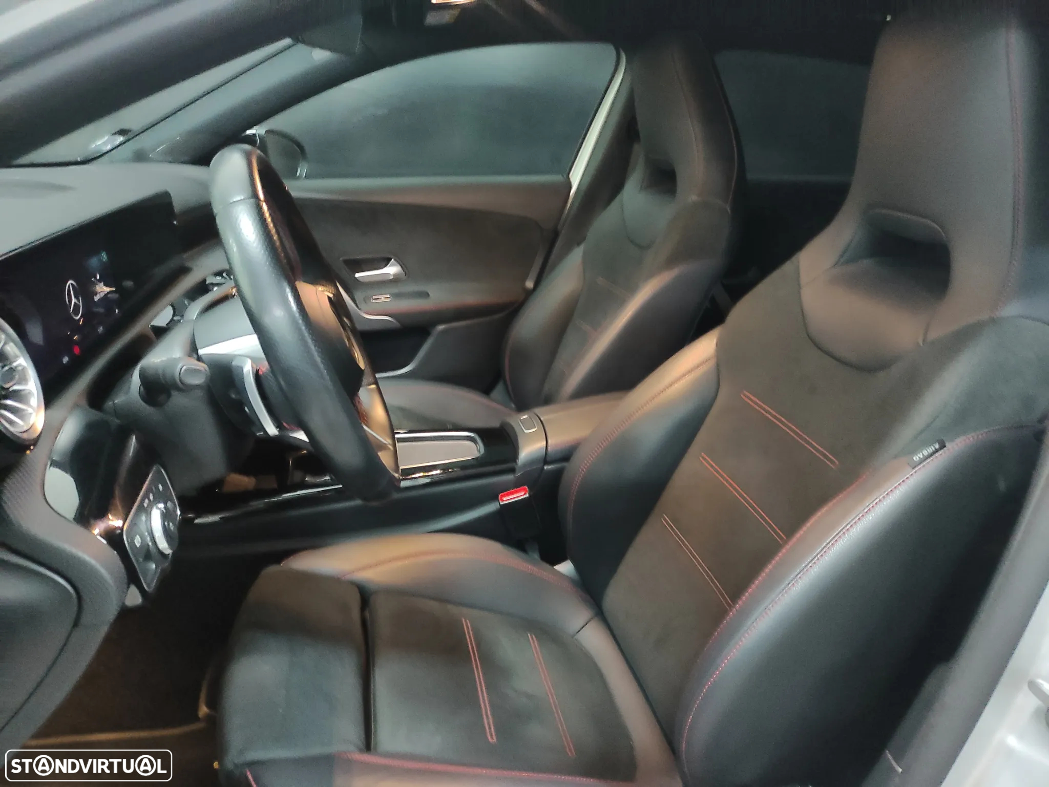 Mercedes-Benz A 250 e AMG Line - 17