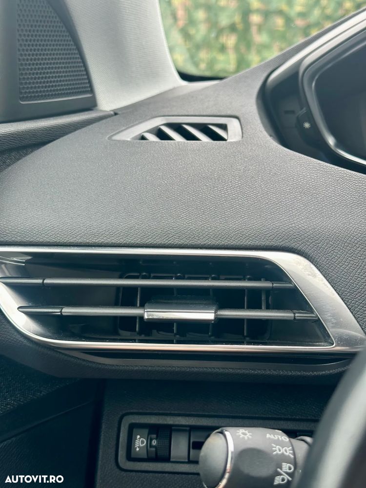 Peugeot 3008 - 31