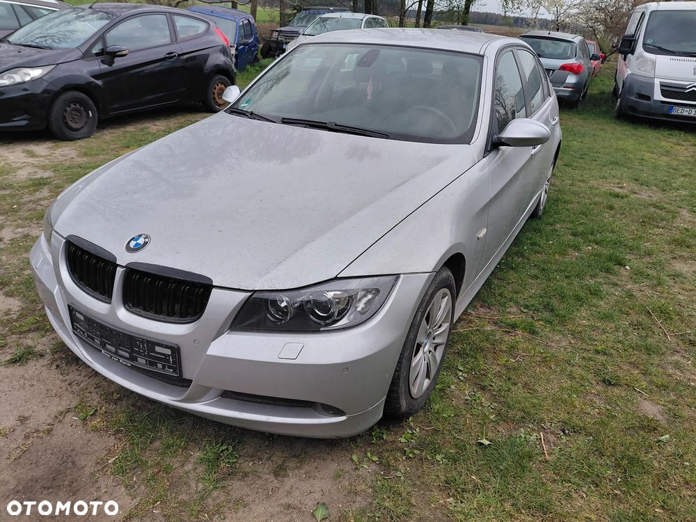 BMW Seria 3 320i - 1