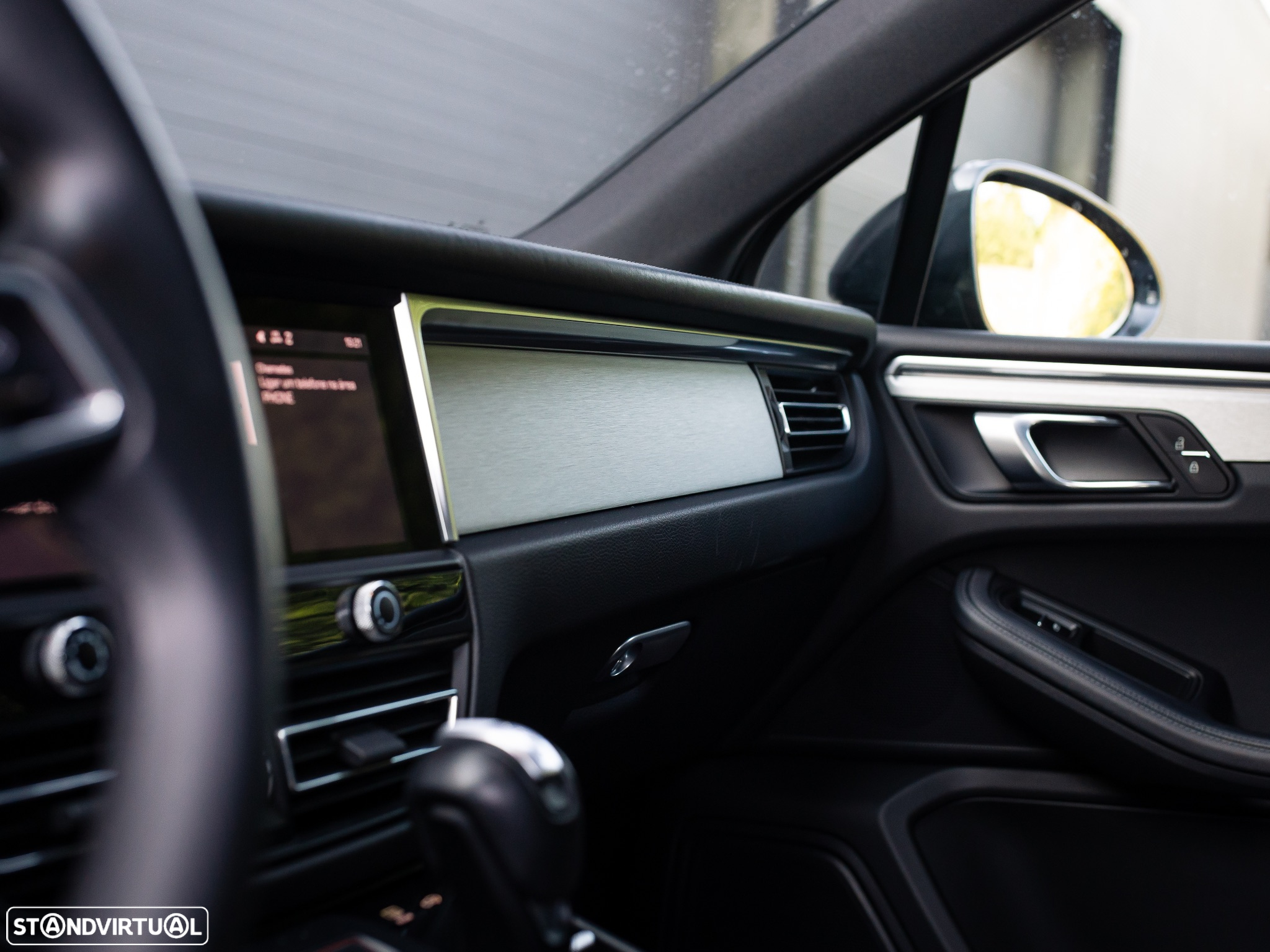 Porsche Macan Standard - 40
