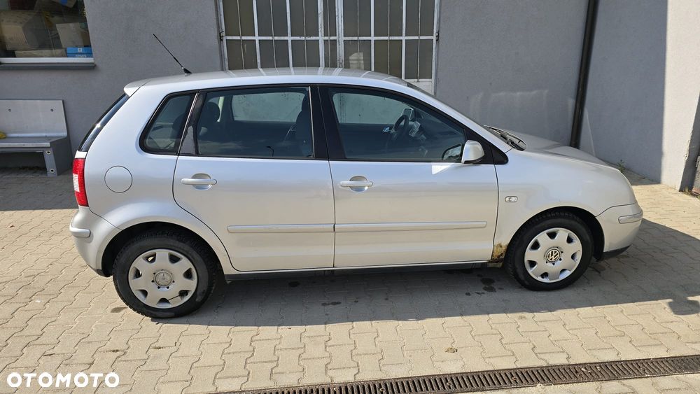 Volkswagen Polo 1.4 16V Comfortline - 11