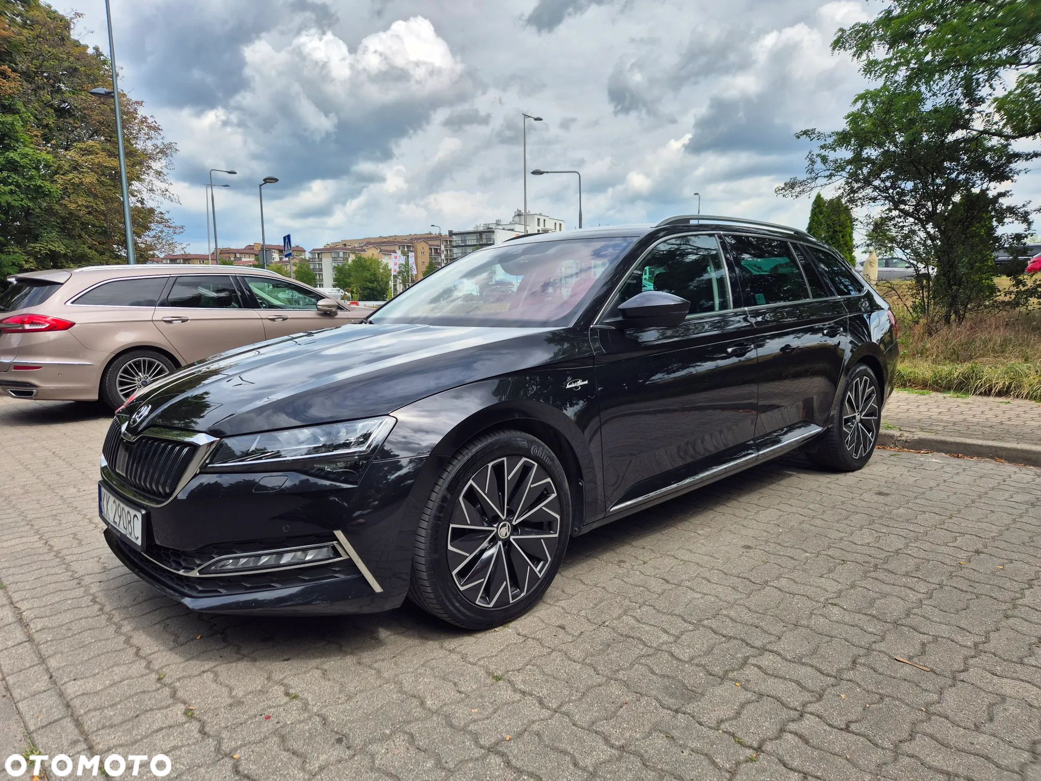 Skoda Superb 2.0 TDI L&K DSG - 1