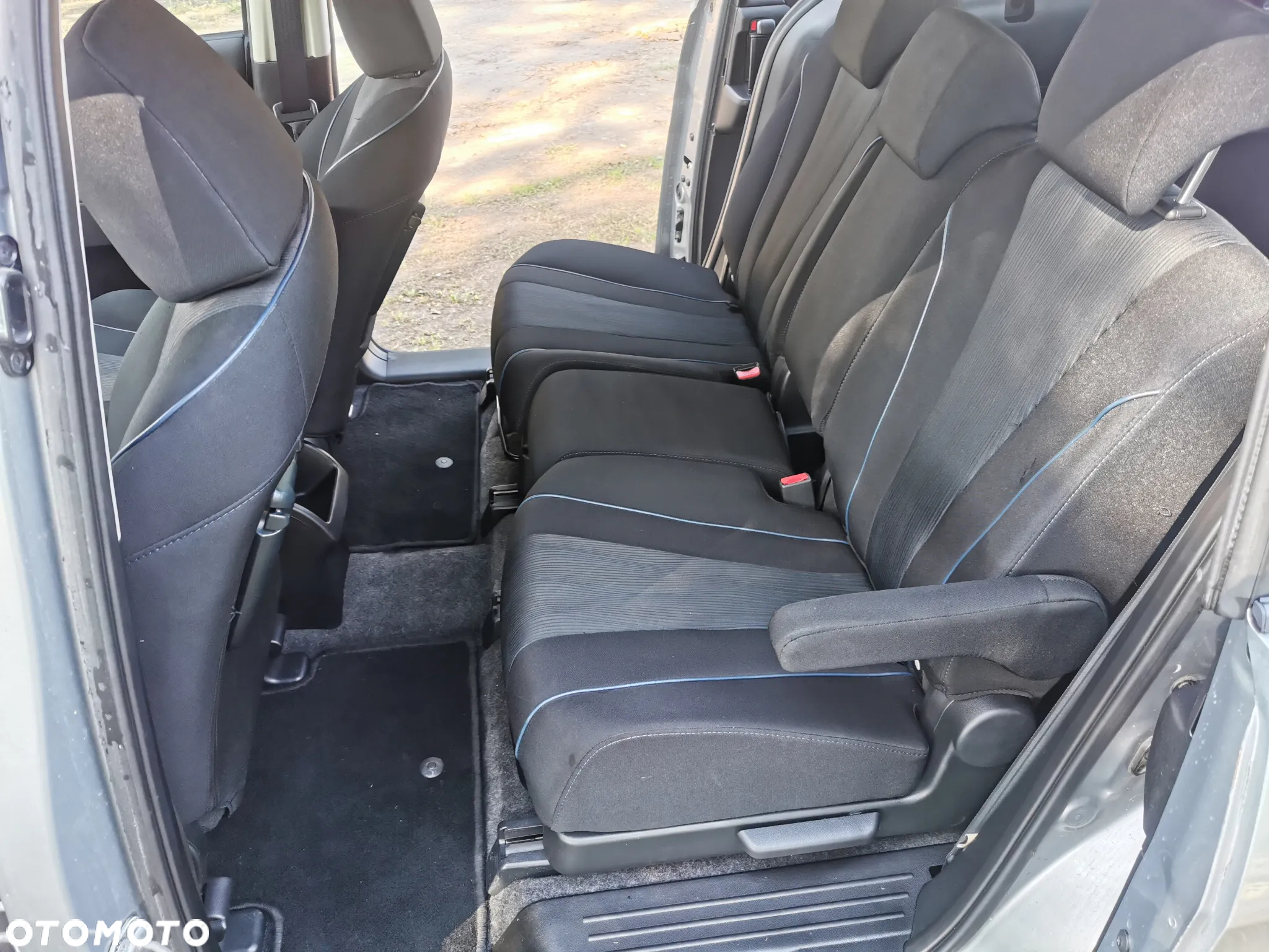 Mazda 5 - 11